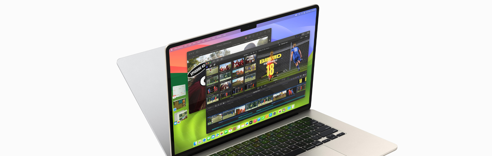 MacBook Air yang terbuka menampilkan Final Cut Pro serta FCP dan Pixelmator Pro, dengan Kalender, Safari, Mail, dan Foto yang terbuka di sisi kiri layar. Bagian belakang MacBook Pro kedua terlihat di belakang MacBook Pro pertama, terlihat seperti pantulan cermin.