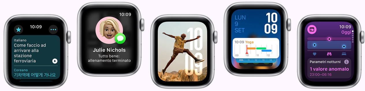 Cinque Apple Watch che mostrano rispettivamente l’app Traduci, la funzione “Tutto bene”, il quadrante Foto, il quadrante Modulare e l’app Parametri Vitali.