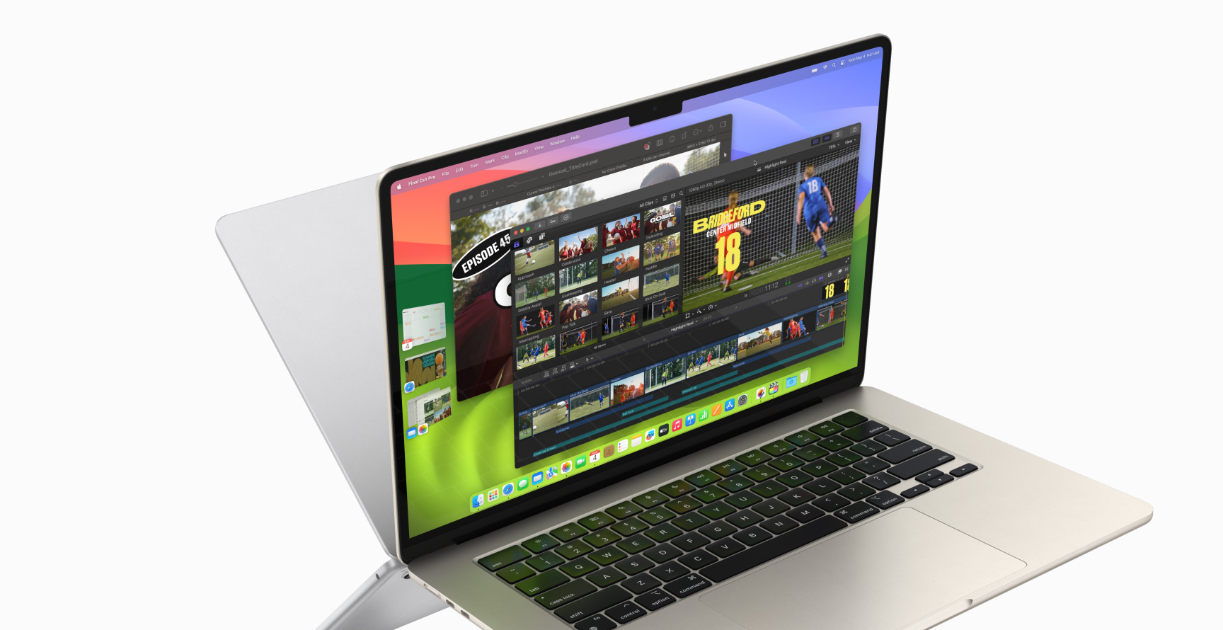 MacBook Air z otwartymi aplikacjami Final Cut Pro, FCP i Pixelmator Pro. Po lewej stronie ekranu otwarte są apki Kalendarz, Safari, Poczta i Zdjęcia. Tył drugiego MacBooka Pro pojawia się za pierwszym, sprawiając wrażenie lustrzanego odbicia.