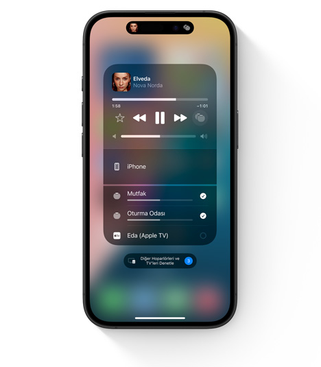 Çoklu odalı ses için AirPlay kullanıcı arayüzünü gösteren iPhone